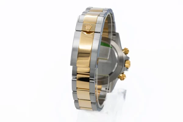 WINNERS CHOICE OF ROLEX OR £18,000 CASH! - Image 6